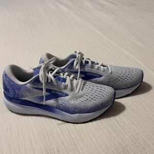 Brooks Women's Athletic Shoes in Blue and Gray